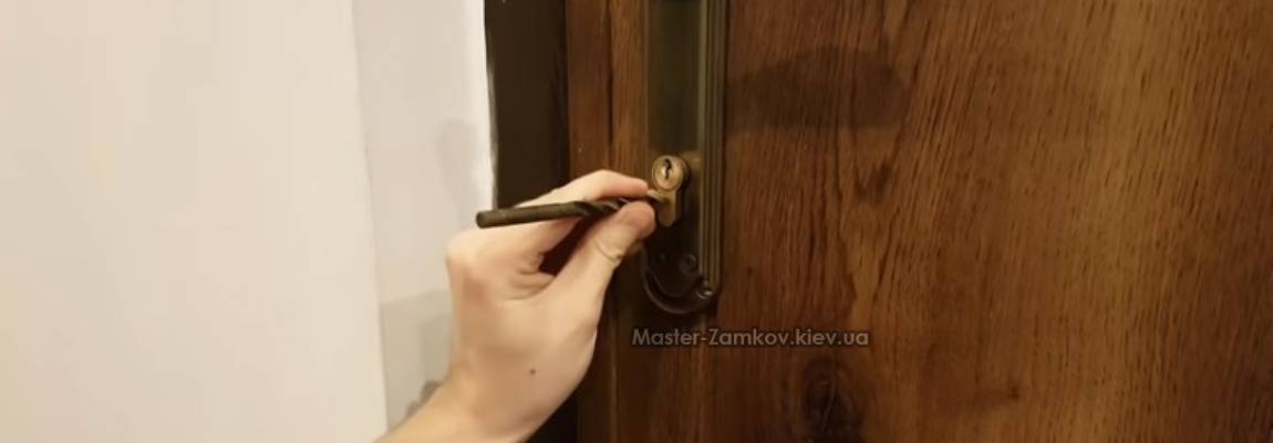 вскрытие дверей квартиры Киев
